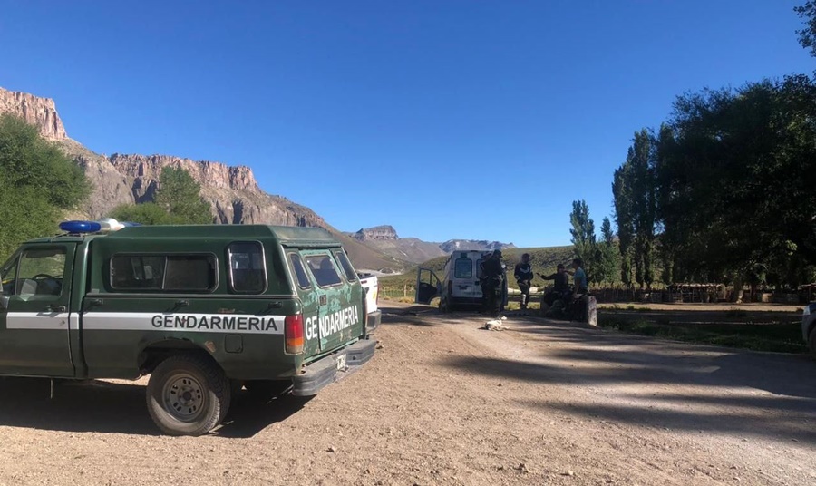 Gendarmería Nacional rescató a cinco motociclistas que cayeron a un precipicio en Mendoza