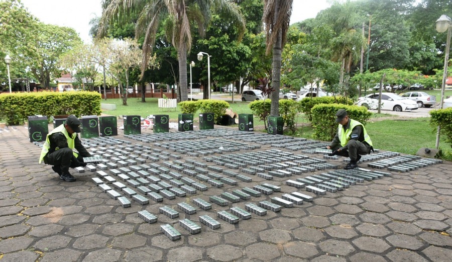 Gendarmería Nacional secuestró más de 4 kilos de marihuana y 25 mil paquetes de cigarrillos