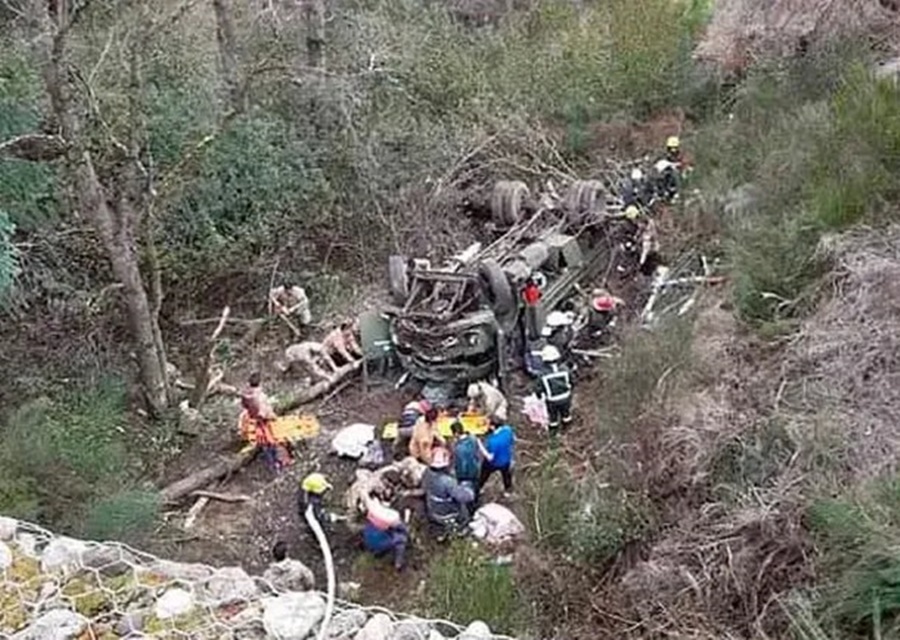Vuelco fatal: Al menos 4 muertos y 18 heridos en la tragedia de San Martín de los Andes
