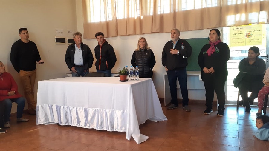 Más accesibilidad: Vecinos de los Barrios; Malvinas Argentinas, Cantera y Chezni de Apóstoles contarán con fibra óptica directa al hogar