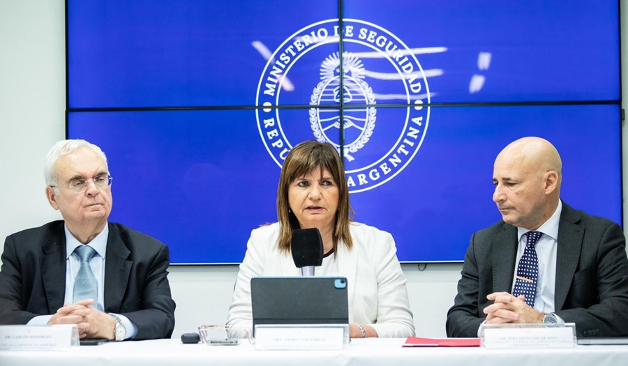 la Ministra Patricia Bullrich anunció el Reglamento General para el Empleo de las Armas por parte de los miembros de las Fuerzas Federales de Seguridad