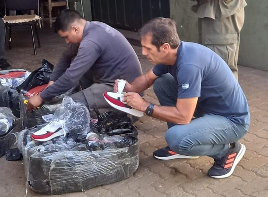 Misiones: El Escuadrón 50 Posadas de Gendarmería Nacional, logró la incautación de doscientos cuarenta y siete pares de zapatillas en un control del “El Arco”
