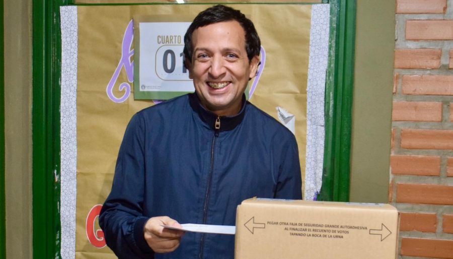 Posadas: "Beto" Roa emitió su voto en el Instituto Combate Mbororé, "subrayó "el carácter familiar y personal de este acto democrático en una jornada electoral clave para Misiones"