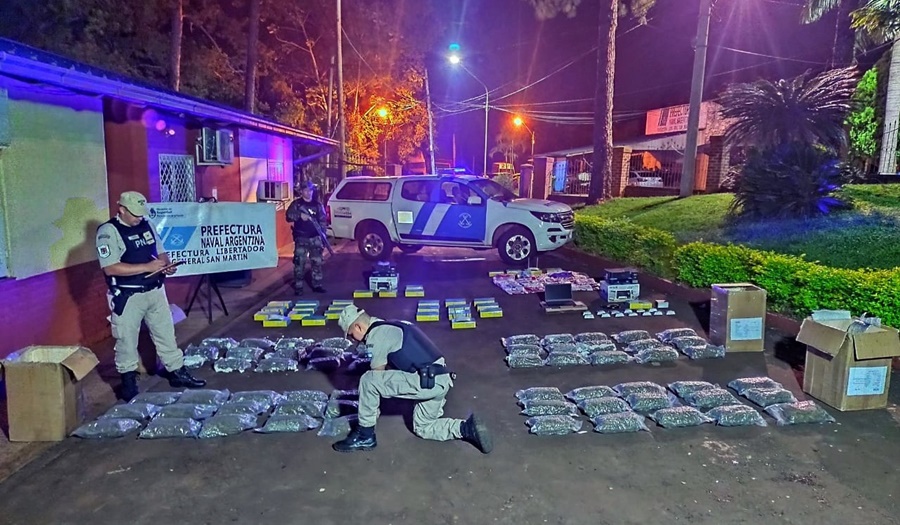Prefectura Naval Argentina secuestró marihuana y un cargamento de electrónica en Misiones, hay un detenido