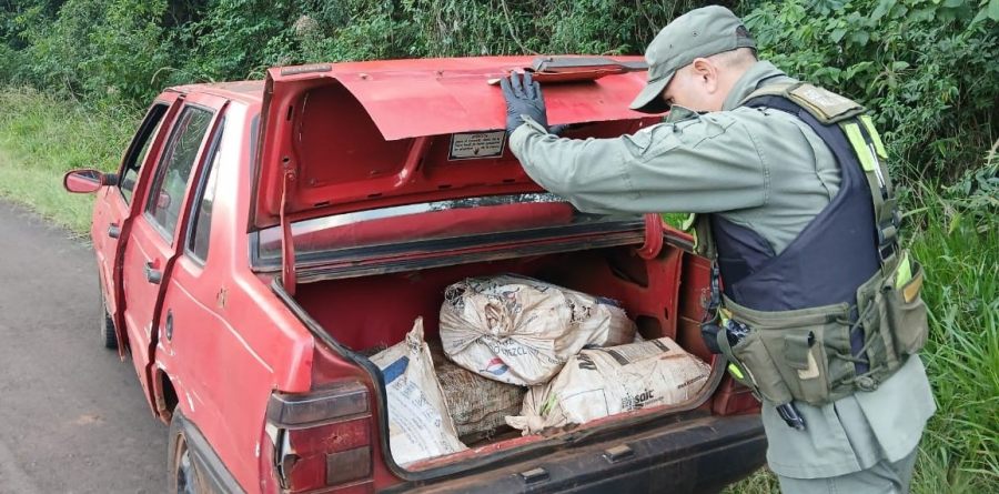 Abandonó su automóvil cargado con marihuana: Fue ante la presencia de un control de Gendarmería Nacional