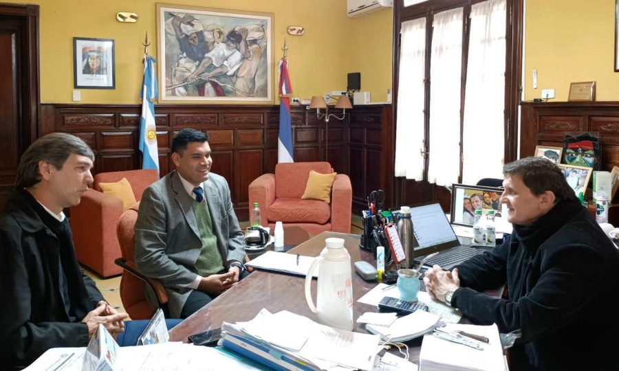 El Ministro Adolfo Safrán mantuvo una reunión con el Presidente de la HCD de la localidad de Campo Viera, para intercambiar opiniones sobre la confección de la Carta Orgánica Municipal