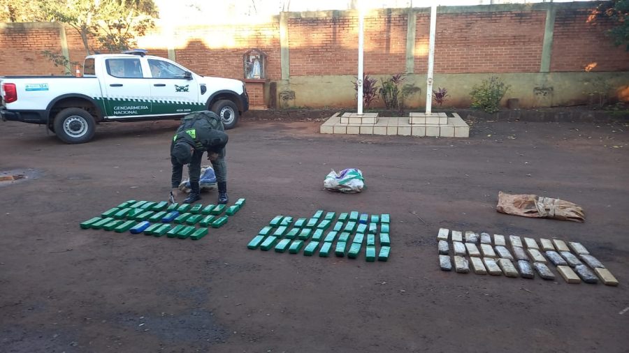 Gendarmería Nacional secuestró 98 paquetes que contenían marihuana
