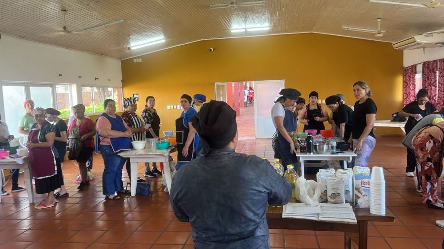 Apóstoles: Taller de pastelería en el CIC 200 Viviendas, la iniciativa busca promover la autonomía económica y el empoderamiento femenino a través de la capacitación en habilidades culinarias