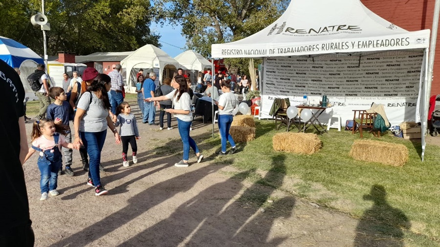 El RENATRE brindó asesoramiento y promovió la registración de trabajadores rurales y empleadores en la Expo Suipacha 2023