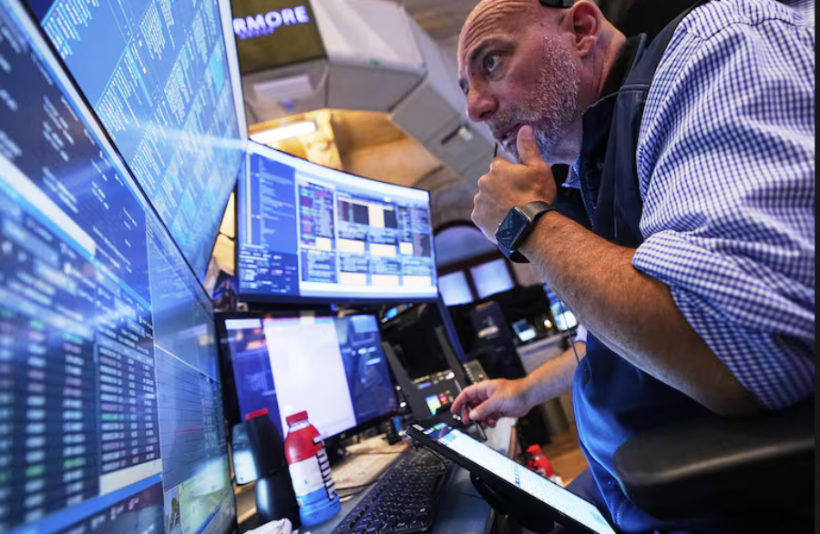 Cae el riesgo país, el dólar baja 75 pesos y se disparan hasta 20% acciones y bonos tras los anuncios del Gobierno Nacional