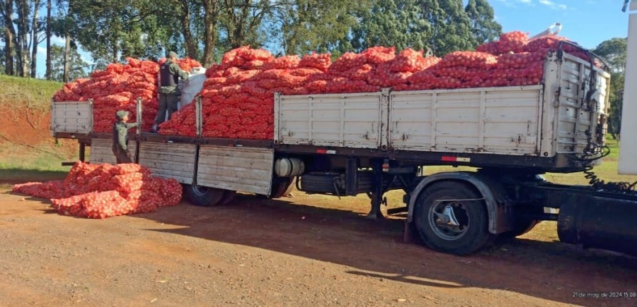 Casi 29 toneladas de cobre se encontraban ocultas en una carga de cebollas, estaban condicionado dentro de bolsones, el metal consistía en cables, bobinados y tubos