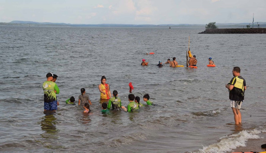 Posadas: Capacitan a los alumnos de canotaje en rescate acuático