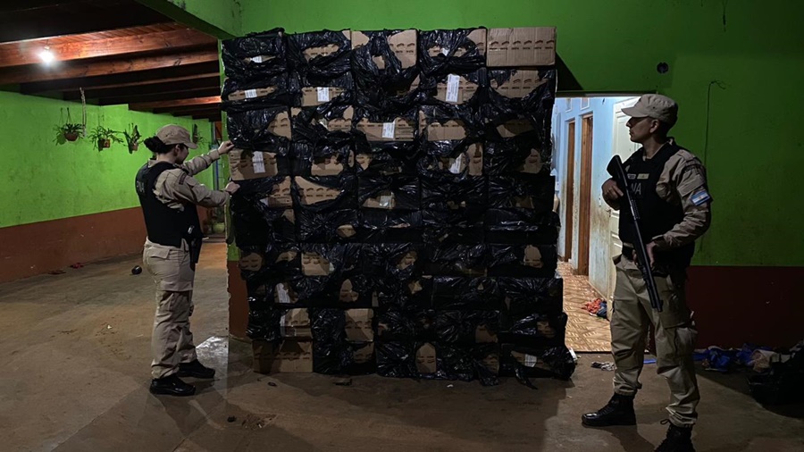 Misiones: Prefectura Naval Argentina desmanteló un centro de acopio de mercadería ilegal