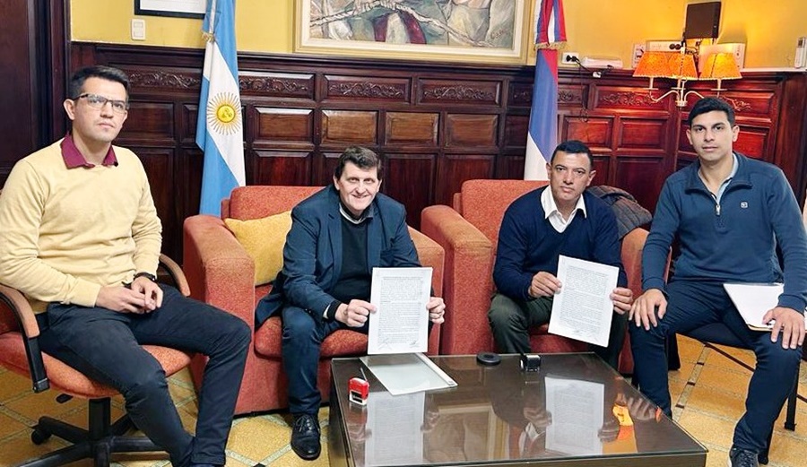 Misiones: El Ministro Adolfo Safrán y los Intendentes de; Puerto Rico, Fracrán, Puerto Piray y Puerto Libertad firmaron convenios para potenciar los "Programas Ahora" en esos Municipios