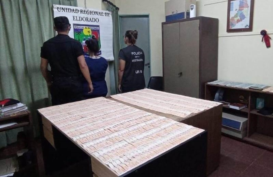 Misiones: Cuidaba a un abuelo de 67 años, le habría robado los ahorros de toda la vida, la Policía la detuvo y secuestró una suma millonaria en su casa