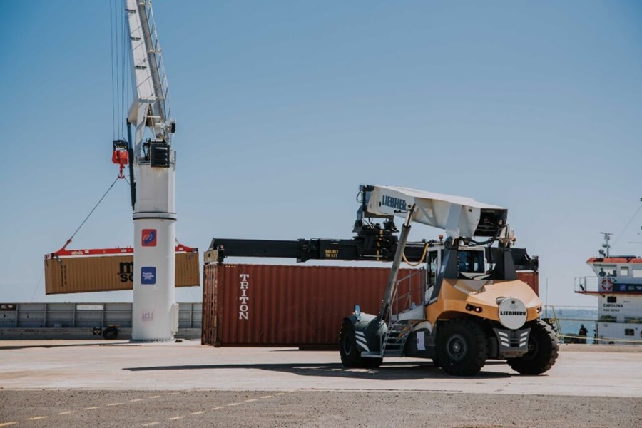 Misiones: Partió el primer convoy de barcazas del Puerto de Posadas, que vuelve a estar operativo tras 45 años sin actividad comercial