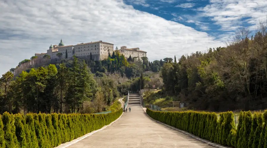 Papa Francisco nombra nuevo abad de histórico monasterio donde nació la orden benedictina