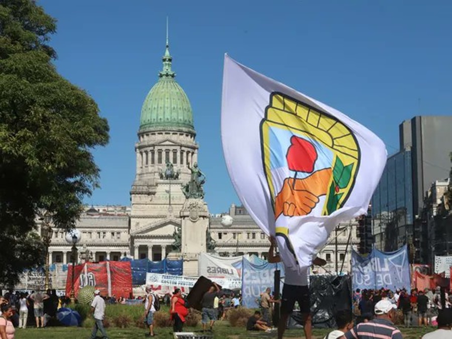 Paro nacional: Miles de manifestantes marchan hacia el Congreso