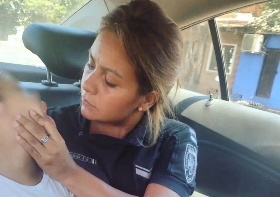 Posadas: Policías de Misiones le salvaron la vida a una niña de nueve años que se atragantó con un caramelo