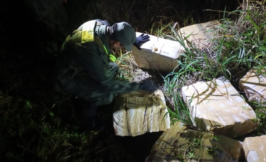 Gendarmes hallan acopio de casi doscientos kilos de marihuana: Los bultos que contenían el estupefaciente se encontraban en un sendero que conducía al Límite Internacional Fronterizo
