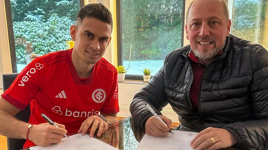El delantero colombiano Rafael Santos Borré, quien ganó la Copa Libertadores 2018 con River Plate es jugador de Internacional de Brasil