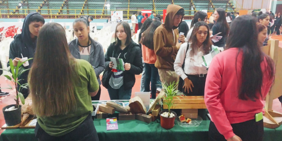 Expo Carrera 2024 en Apóstoles: Un encuentro para orientar el futuro de los estudiantes de la ciudad y la región