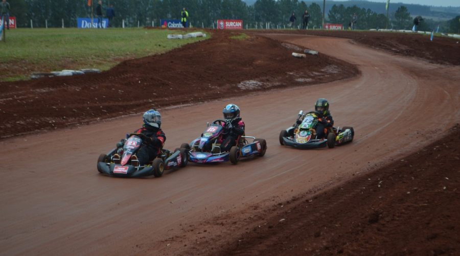 Apóstoles: El día sábado con ajustadas clasificaciones y las primeras series comenzó la quita fecha del Misionero de Karting en el Kartódromo "terrado" Mariano Olexyn