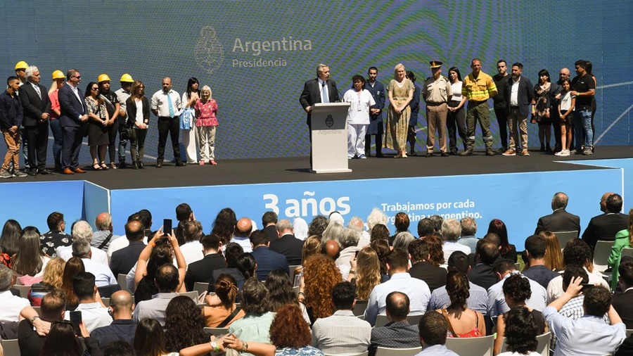 Acto por los tres años de gestión de Gobierno: Alberto Fernández, "me voy a poner al frente para que quien asuma en 2023 sea uno de nosotros"