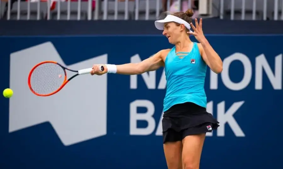 Tenis: La argentina Nadia Podoroska eliminada del WTA 1000 de Toronto, luchó hasta el final pero cayó por 6-4 y 7-6 contra la checa Karolina Pliskova