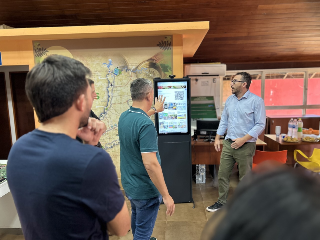 Implementan la IA "Lupita" en Centro de Informes Turísticos de la ciudad misionera de Puerto Iguazú