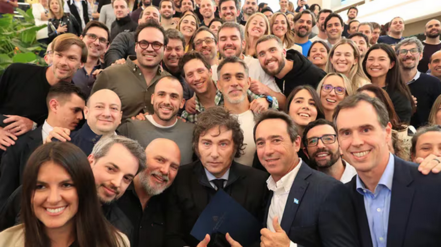 Milei visitó la sede de Mercado Libre: “El político no sabe cómo crear riqueza y cuando lo hace, solo consigue corrupción”