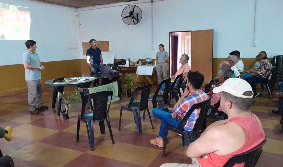 El Presidente del INYM Juan José Szychowski, mantuvo el viernes un encuentro con productores de la localidad correntina de San Carlos