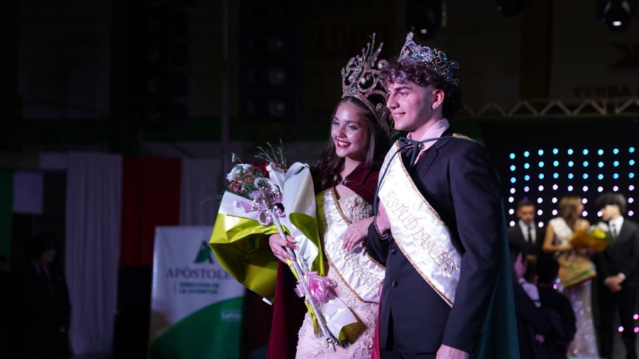 Camila Cabrera y Cristián Dos Santos Silva son los nuevos Reyes de los estudiantes apostoleños
