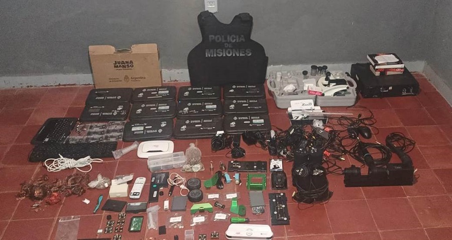 Recuperaron 12 Netbooks robadas de una Escuela, hay tres menores involucrados