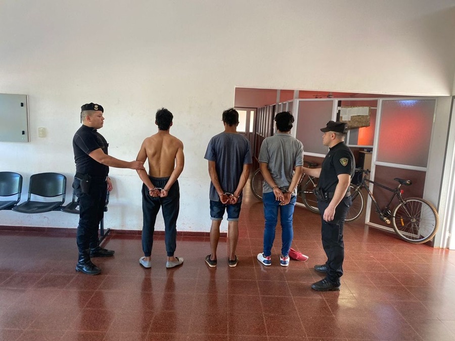 Apóstoles: Fueron detenidos por causar disturbios en la vía pública