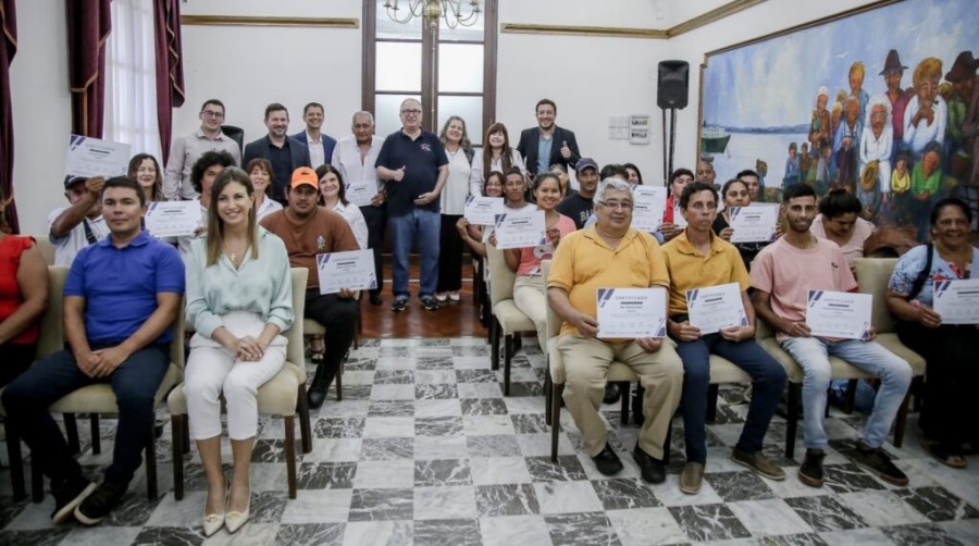 Misiones: Entregaron certificados a trabajadores oleros que finalizaron un curso de reconversión laboral en soldadura