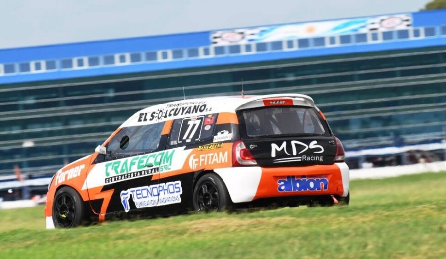 Clase 3 del Turismo Pista: Victoria bajo la lluvia de Tomás Vitar con el Renault Clio en el Autódromo de La Plata