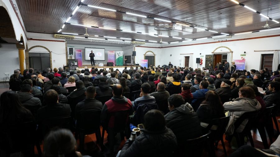 Apóstoles: En el marco del Programa Misiones Futura, se organizó una charla sobre "Inteligencia Artificial para emprendedores"