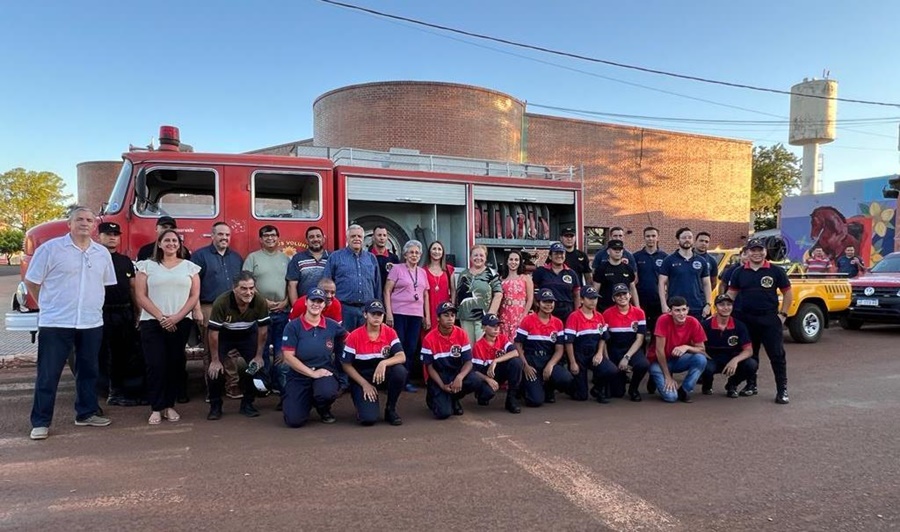 Día histórico para la comunidad del Municipio misionero de San José, al recibir el primer camión autobomba comprado íntegramente con fondos propios de la Asociación local de Bomberos Voluntarios