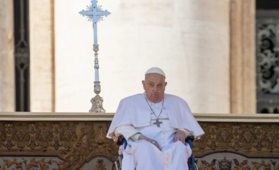 El Papa Francisco reaparece en la Plaza de San Pedro por el Jubileo de los Enfermos
