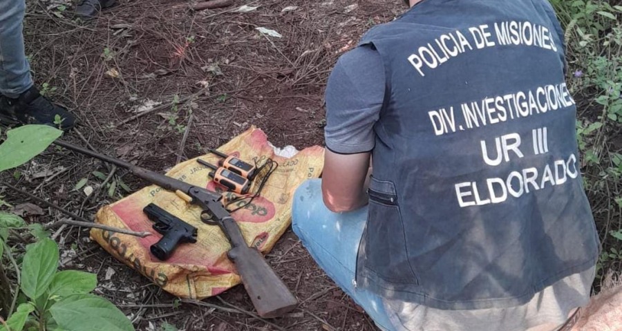 Hallaron y secuestraron armas con equipos de comunicación utilizados por delincuentes