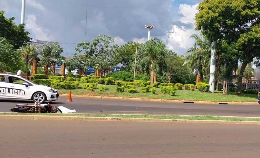 Motociclista falleció de 34 años tras una colisión con un ómnibus en la rotonda de Posadas