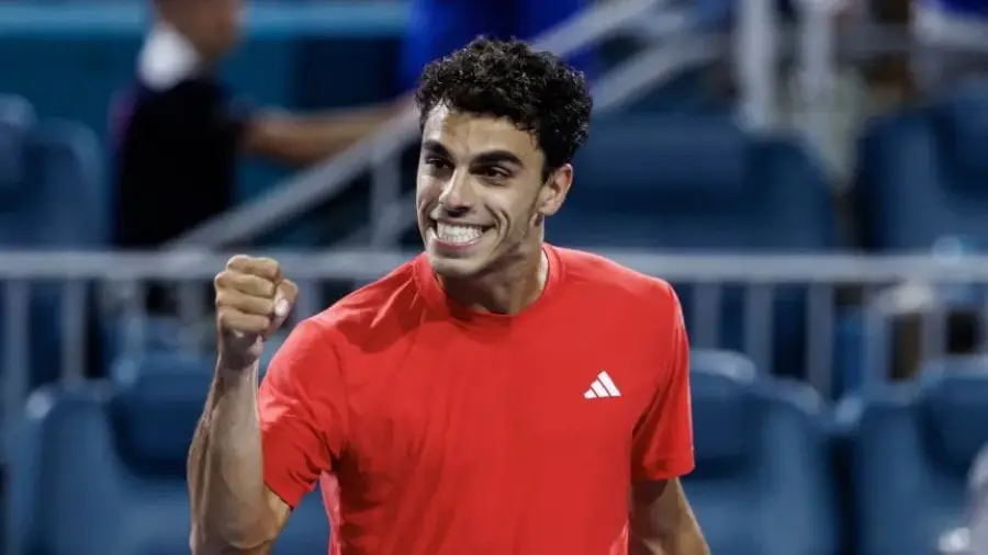 Tenis: El tenista bonaerense Francisco Cerúndolo superó al estadounidense Tommy Paul, logró un gran triunfo y es el único argentino en el Masters 1000 de Miami