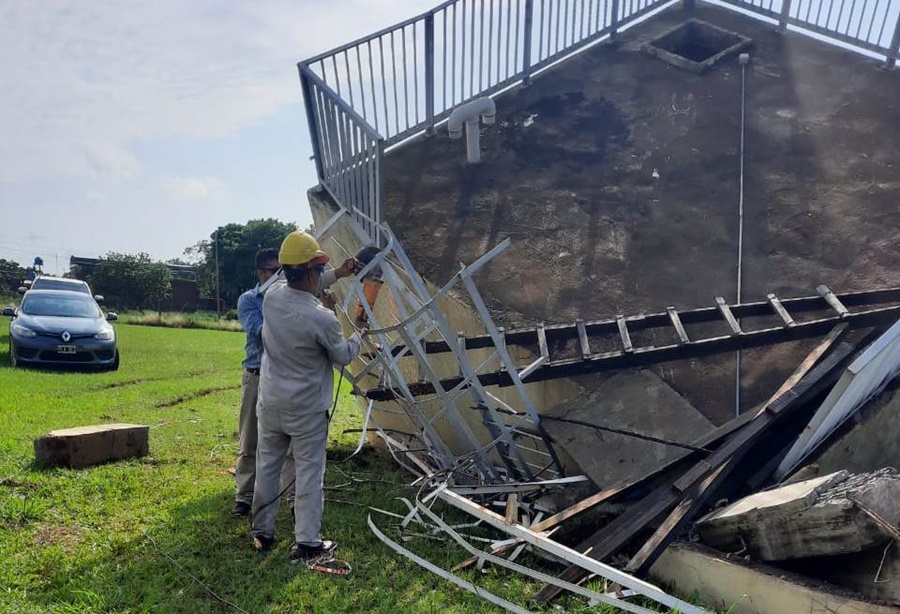 Apóstoles: Comenzaron a realizarse las obras de despeje de herrajes, cañerías y el replanteo para la construcción de un nuevo tanque elevado del agua potable en el Barrio Comandante Andresito