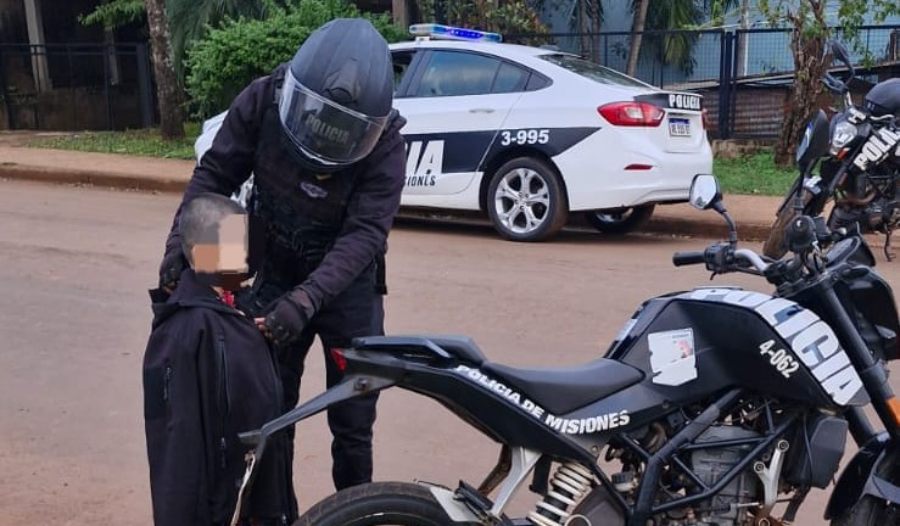 Patrulla Motorizada de la Policía de Misiones, en la ciudad de Oberá encontró a un niño de siete años extraviado y lo restituyó sano y salvo a su madre