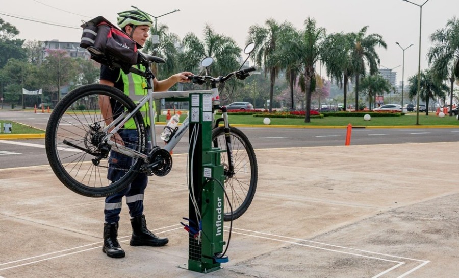 Posadas: Instalan el primer BIMUBOX para reparación de bicicletas en la Costanera