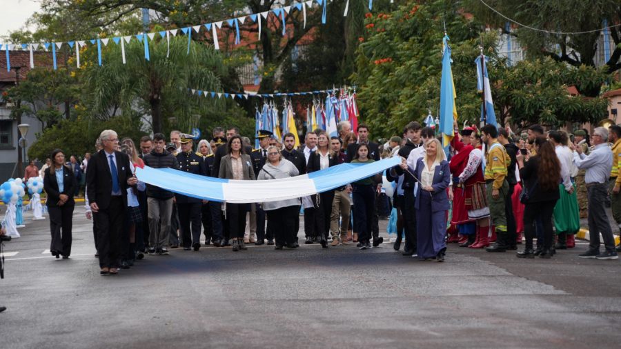 Apóstoles: Color, emoción y patriotismo en el acto del 25 de Mayo