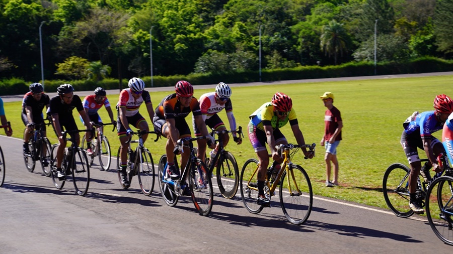 Apóstoles: Exitosa Jornada del Ciclismo en Pista, albergó a ciclistas de gran parte de Misiones, Corrientes, Chaco entre otras provincias