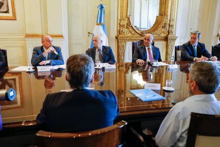 Neumáticos: Gobierno calificó a un sector gremial como "poco flexible" y ratificó medidas anticipadas por Massa