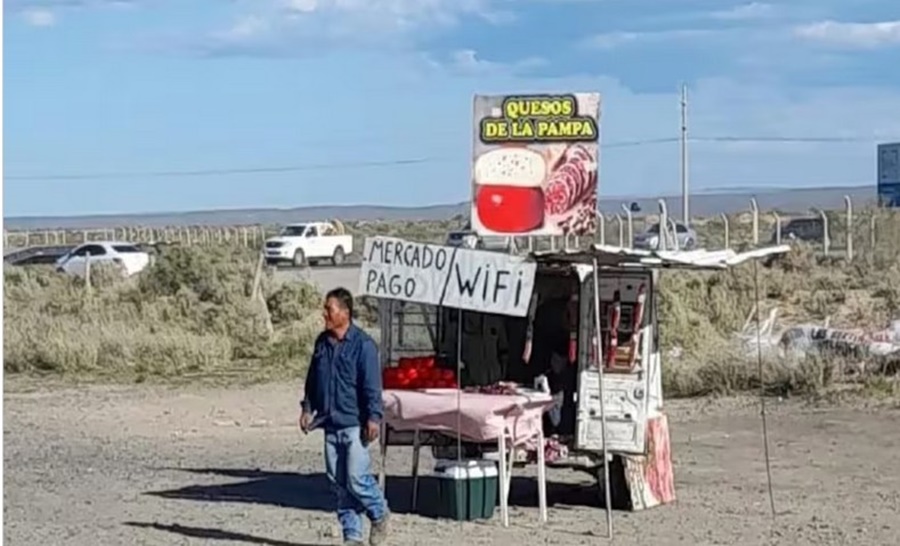 Marcos Galperin cambió su foto de perfil en redes y puso la de un vendedor de quesos de Neuquén